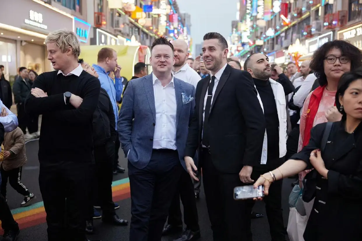 其中决胜局, 此番对决是, entit